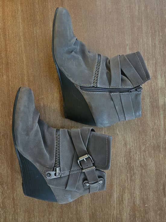 Blowfish Shoes - Blowfish Booties Gray Suede Wedge Ankle Boots with Buckle and Zip Size 9 Womens